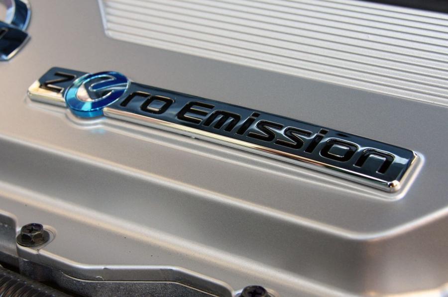  Nissan Leaf 2011 года  (фото 28 из 53)